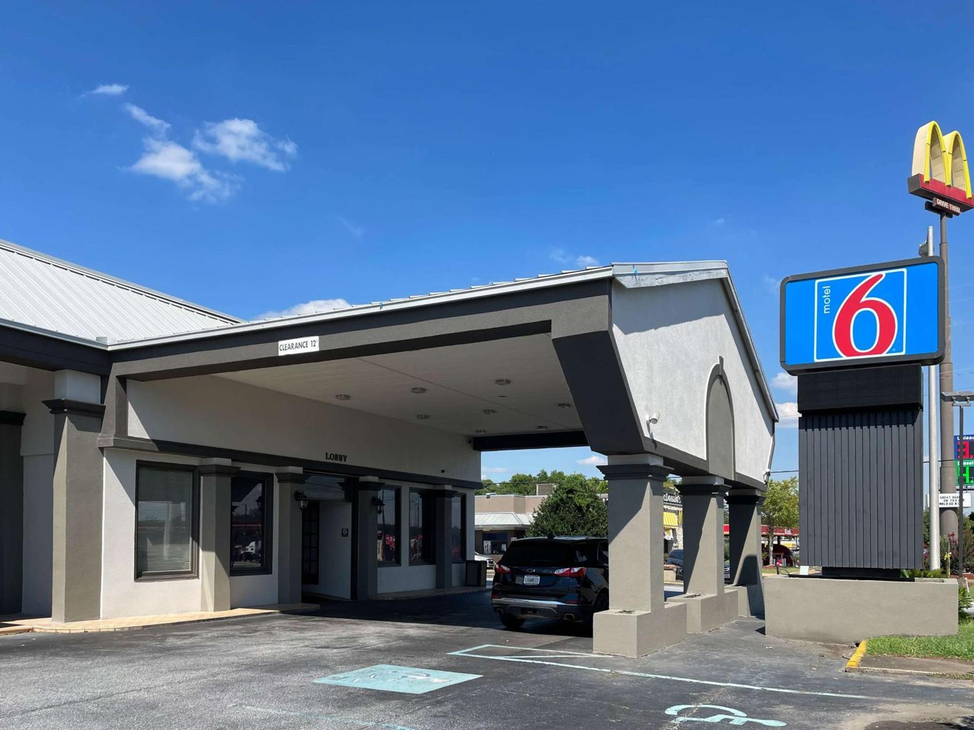 Motel 6 Opelika Al Exterior photo